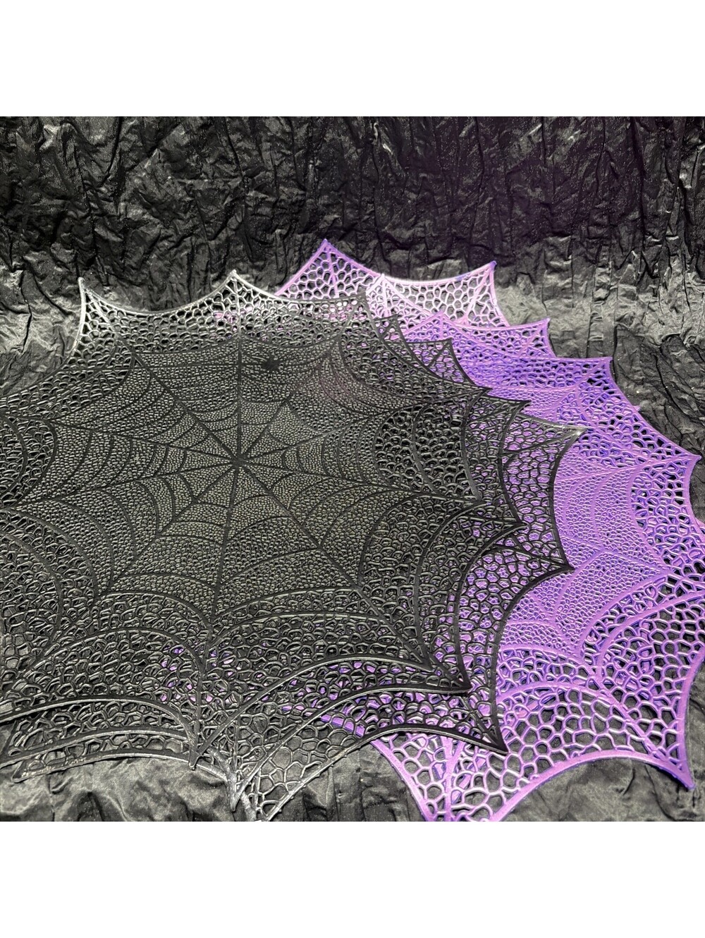 6 HALLOWEEN PLACEMATS 3 PURPLE & 3 BLACK SPIDERWEB DESIGN Vinyl